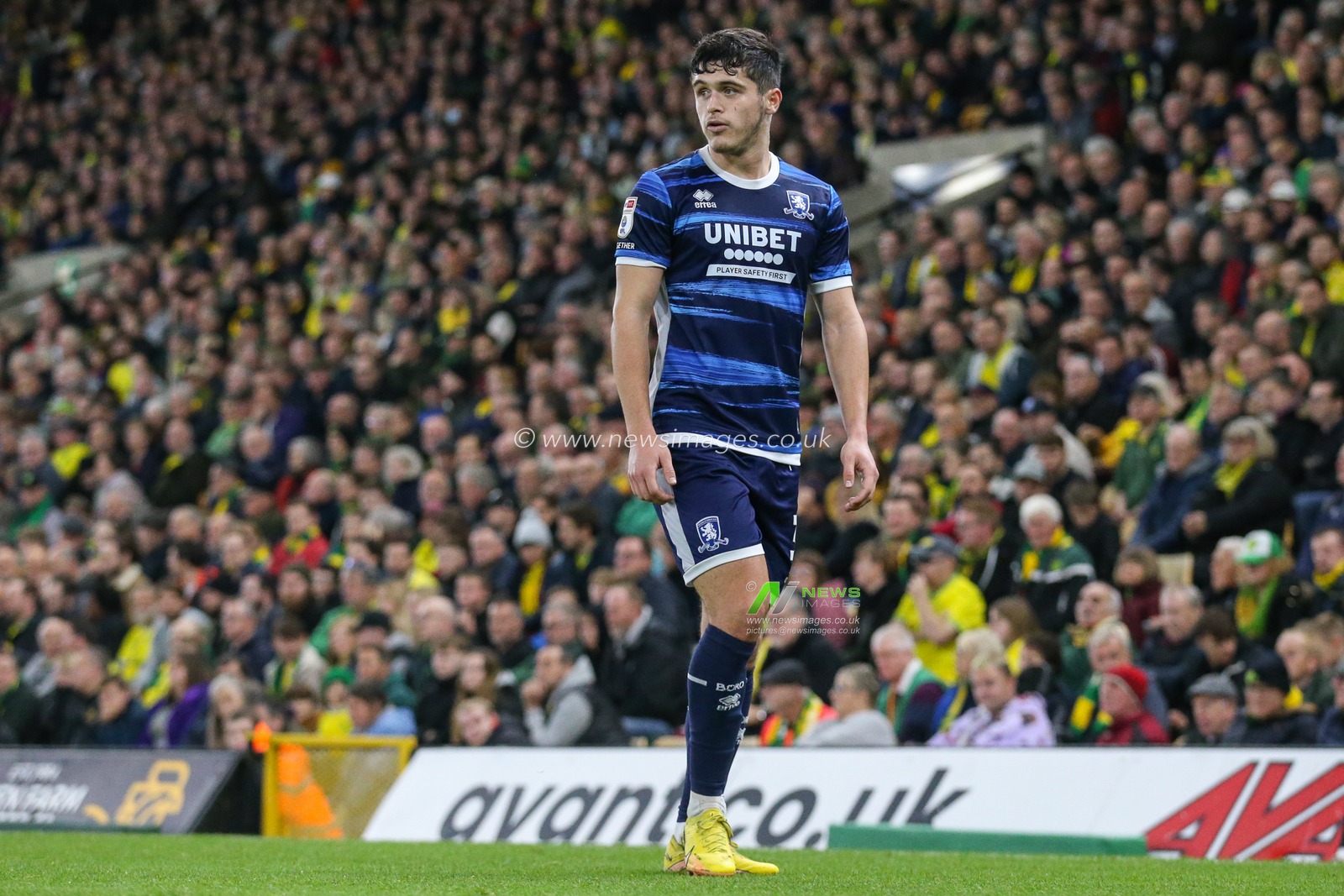 Ryan Giles #3 of Middlesbrough during the Sky Bet Championship match Norwich City vs Middlesbrough at Carrow Road, Norwich, United Kingdom, 12th November 2022

(Photo by Arron Gent/News Images)