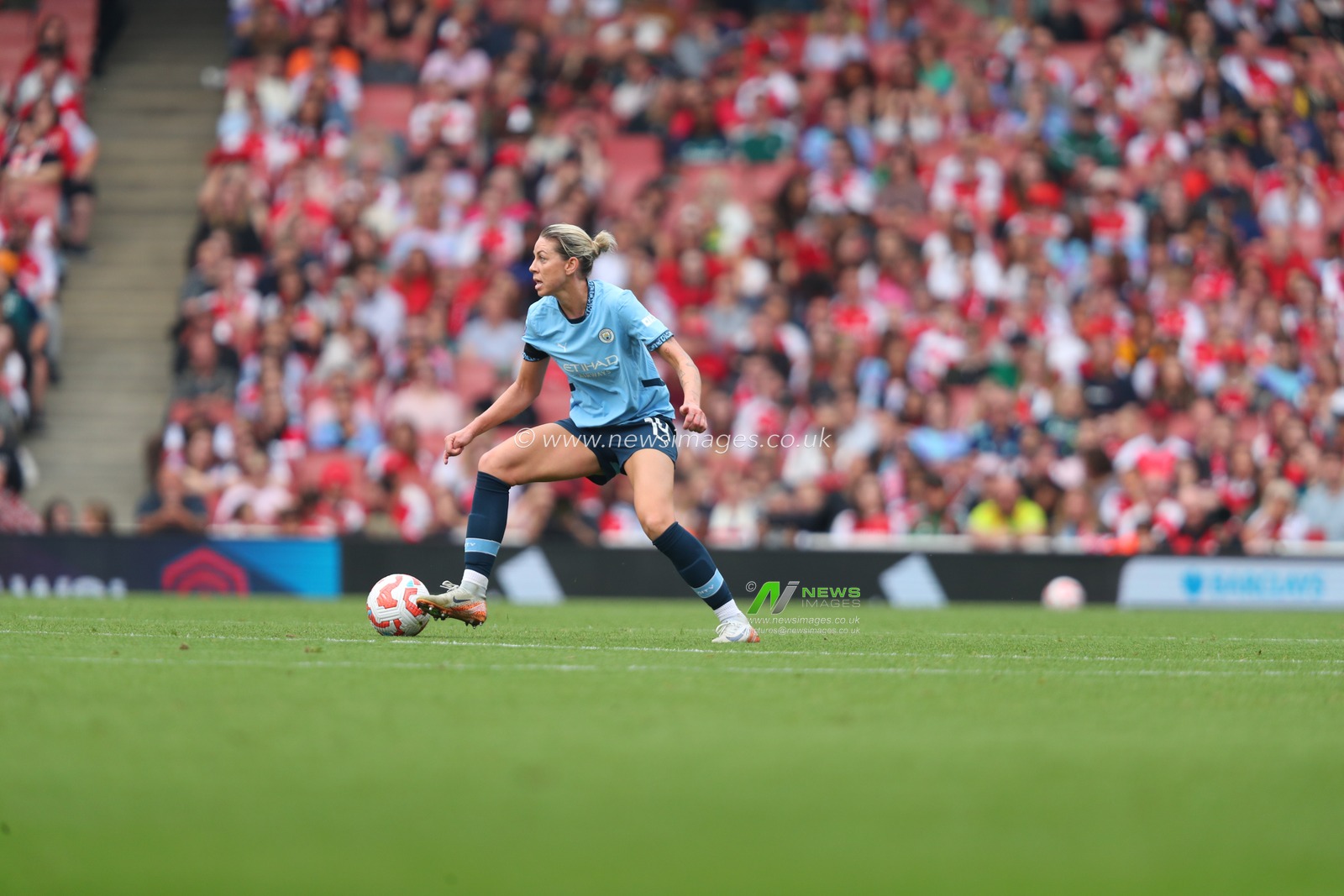 during the The FA Women's Super League match Arsenal Women vs Manchester City Women at Emirates Stadium, London, United Kingdom, 22nd September 2024

(Photo by Izzy Poles/News Images)