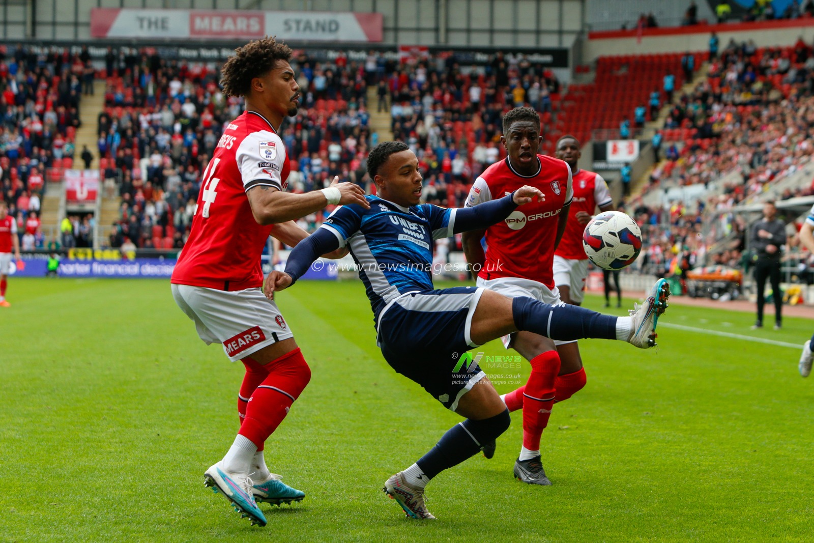 Cameron Archer #10 of Middlesbrough and Cameron Humphreys #24 of Rotherham United during the Sky Bet Championship match Rotherham United vs Middlesbrough at New York Stadium, Rotherham, United Kingdom, 1st May 2023

(Photo by Ben Early/News Images)