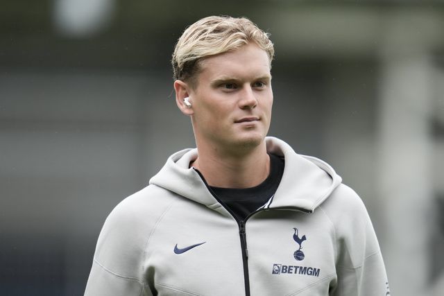 AntonÃ­n KinskÃ½ of Tottenham Hotspur ahead of the Pre-season friendly match Luton Town vs Tottenham Hotspur at Kenilworth Road, Luton, United Kingdom, 26th July 2025

(Photo by Harvey Murphy/News Images)
