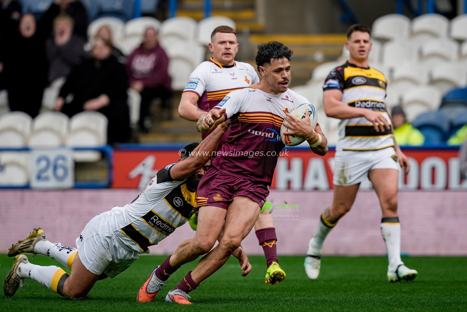Jacob Gagai of Huddersfield Giants goes over for a try during the Betfred Super League round 7 match Huddersfield Giants vs York Knights at Accu Stadium, Huddersfield, United Kingdom on 04 April 2026

(Photo by Maynard Manyowa/News Images)