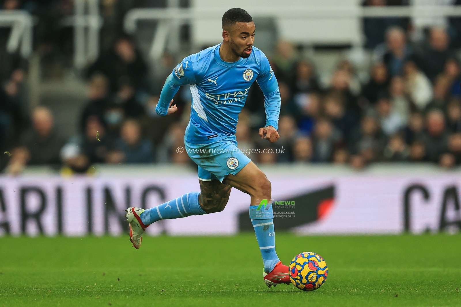 Gabriel Jesus #9 of Manchester City makes a break with the ball