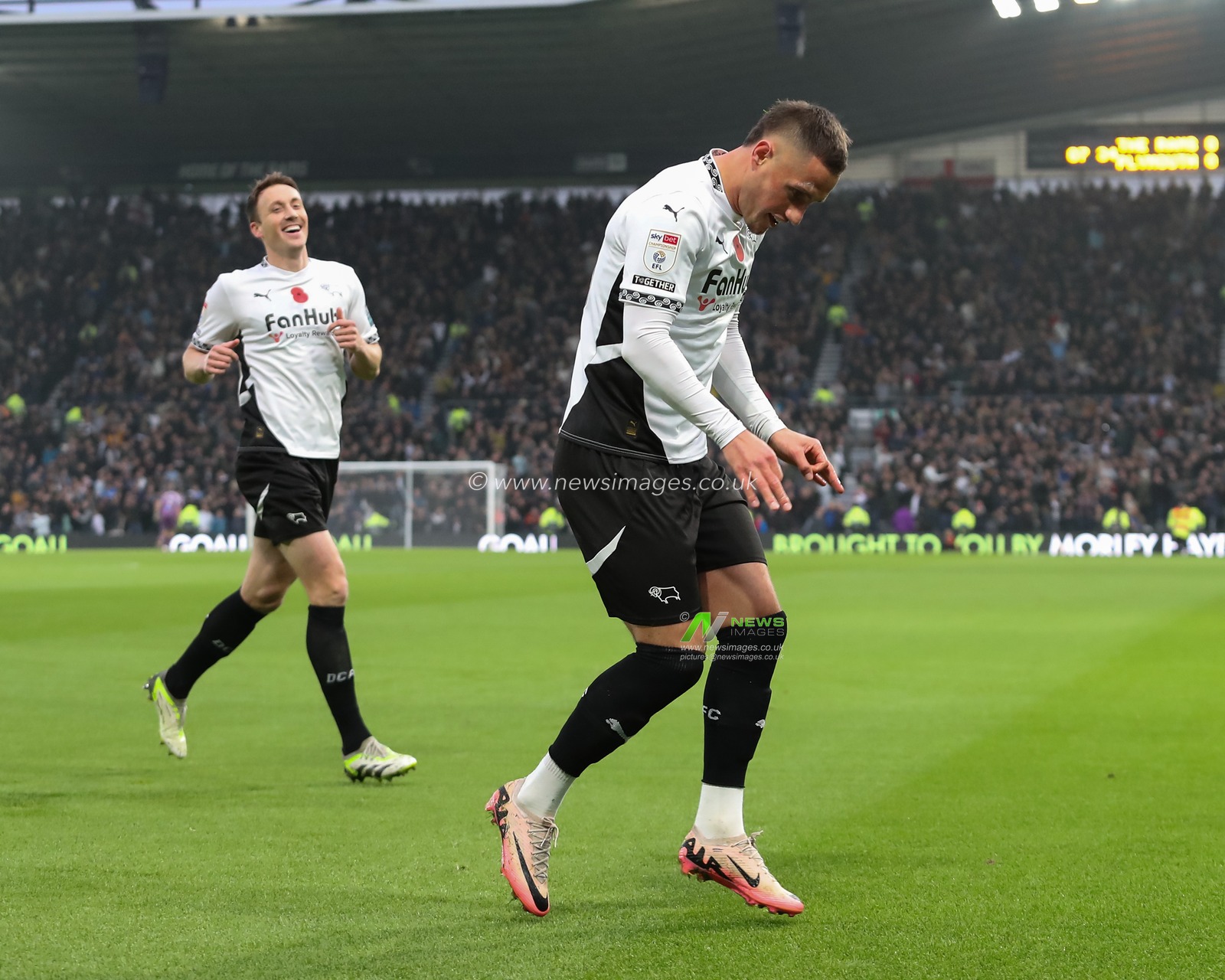 Jerry Yates of Derby County celebrates his goal to make it 1-0 to Derby County during the Sky Bet Championship match Derby County vs Plymouth Argyle at Pride Park Stadium, Derby, United Kingdom, 9th November 2024

(Photo by Lee Keuneke/News Images)