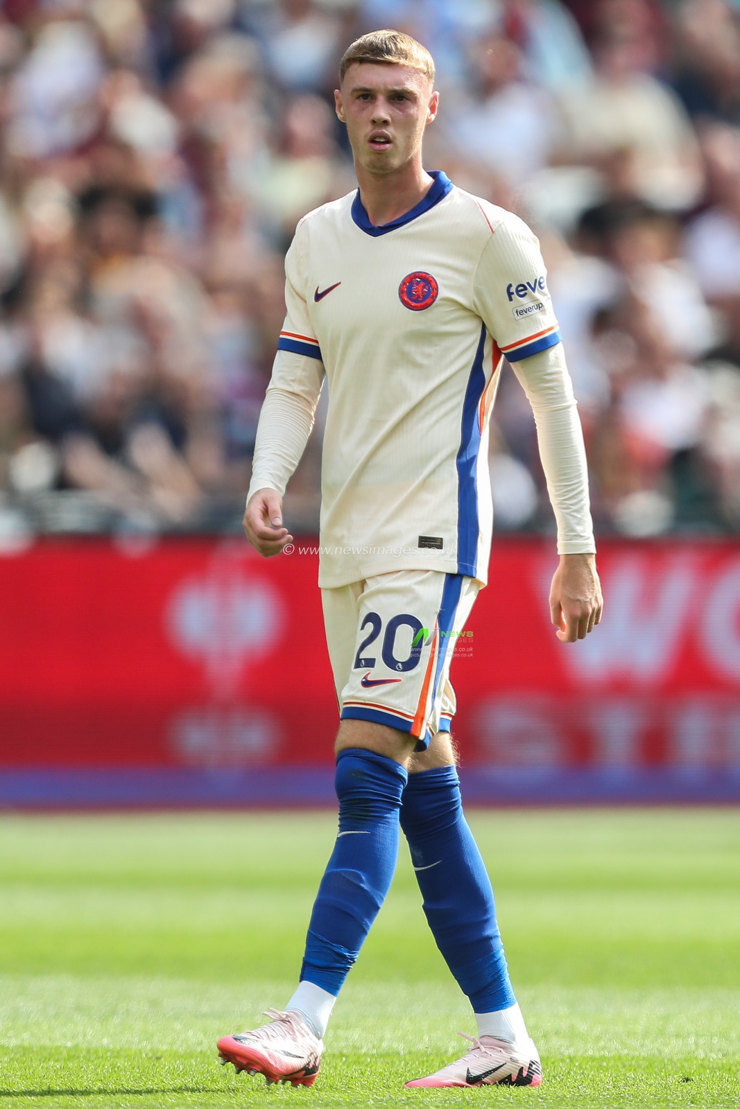 Cole Palmer of Chelsea during the Premier League match West Ham United vs Chelsea at London Stadium, London, United Kingdom, 21st September 2024

(Photo by Gareth Evans/News Images)
