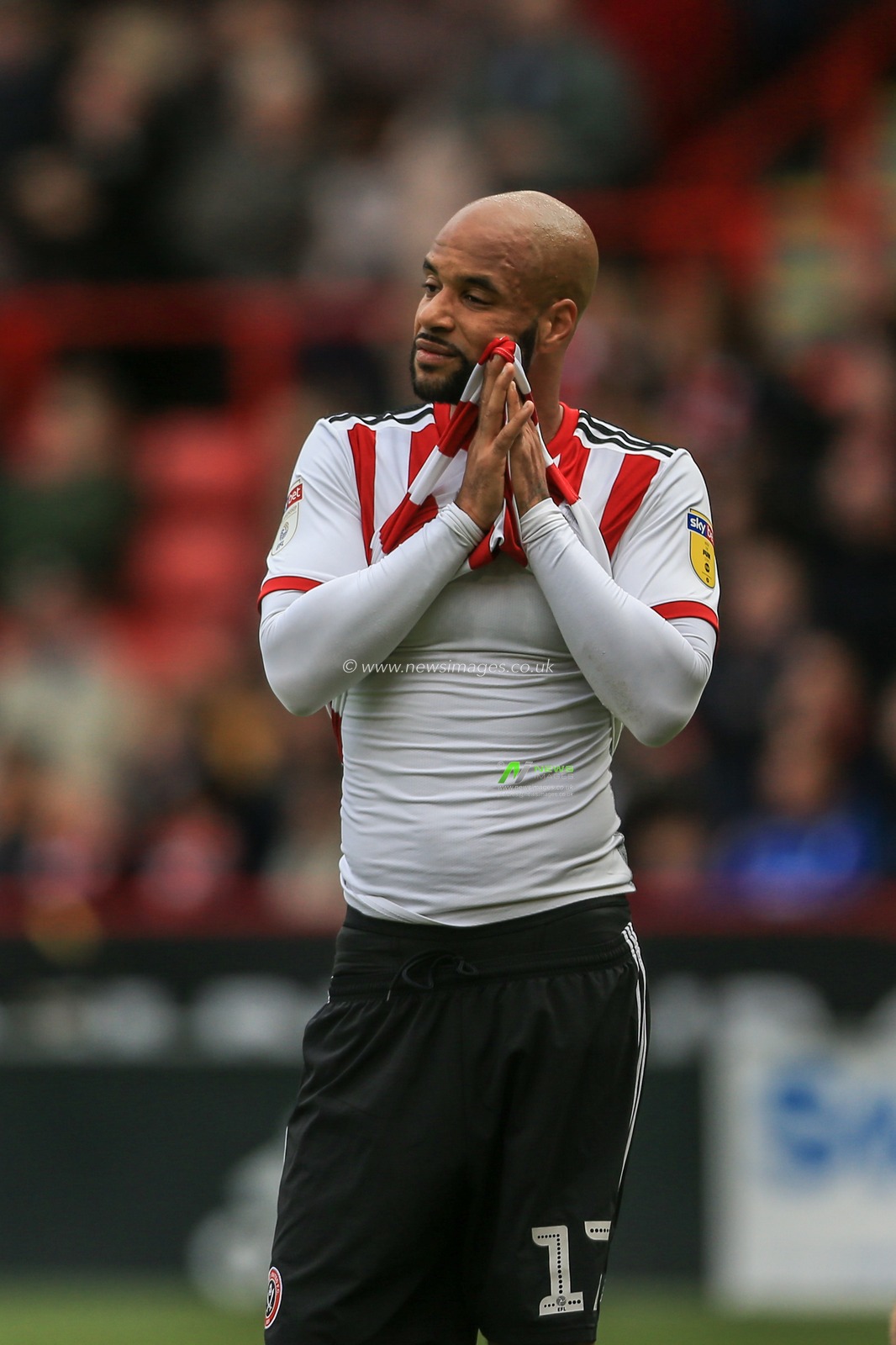 6th October 2018, Bramall Lane, Sheffield, England; Sky Bet Championship, Sheffield United v Hull City ; David McGoldrick (17) of Sheffield United wipes his face 


Credit: Mark Cosgrove/News Images