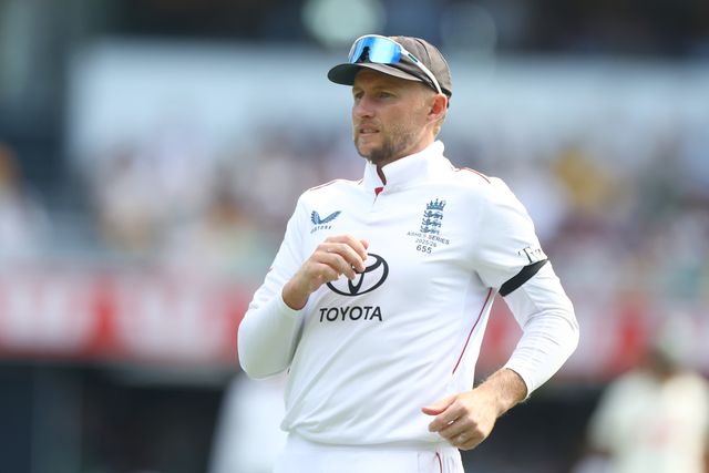 Joe Root of England  reacts to a boundary during the NRMA Insurance Ashes Second Test Day 2 Australia vs England at The Gabba, Brisbane Cricket Ground, Brisbane, Australia, 5th December 2025

(Photo by Pat Hoelscher/News Images)

*** GER AUT SUI OUT ***