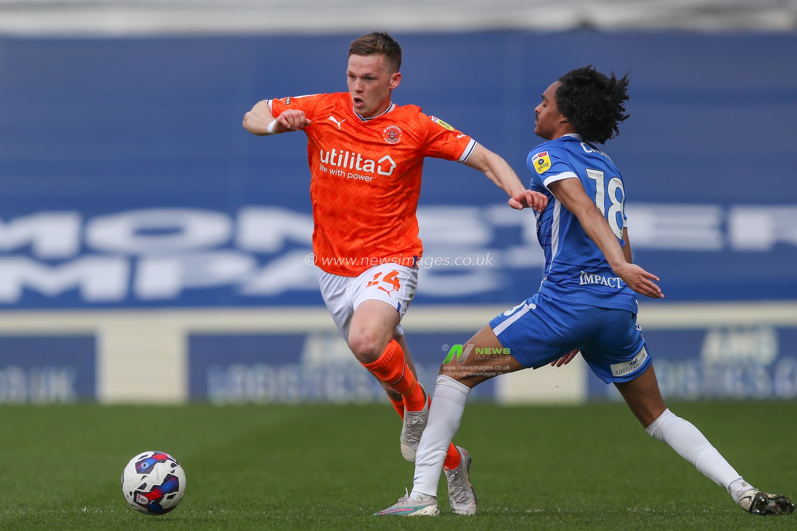 Andy Lyons #24 of Blackpool runs with the ball during the Sky Bet Championship match Birmingham City vs Blackpool at St Andrews, Birmingham, United Kingdom, 22nd April 2023

(Photo by Gareth Evans/News Images)