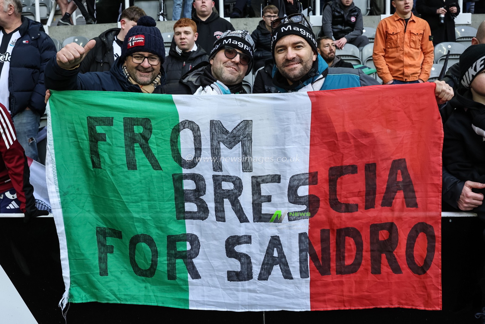 Newcastle fans hold a flag up for Sandro Tonali of Newcastle United during the Premier League match Newcastle United vs Bournemouth at St. James's Park, Newcastle, United Kingdom, 18th January 2025

(Photo by Mark Cosgrove/News Images)