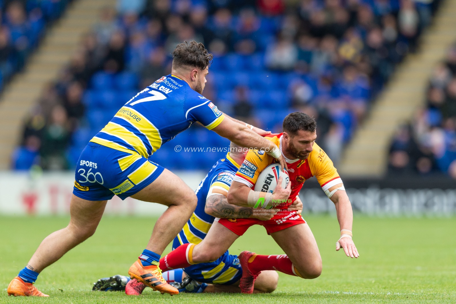 8th June 2019 , Halliwell Jones Stadium, Warrington, England;  Betfred Super League, Round 17, Warrington Wolves vs Catalans Dragons ; Matty Smith (7) of Catalans Dragons is tackled by Joe Philbin of Warrington Wolves 


Credit: Richard Long/News Images