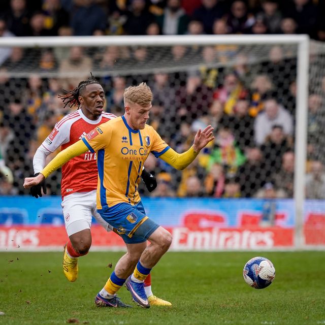 Will Evans of Mansfield Town passes the ball  during the Emirates FA Cup fifth round match Mansfield Town vs Arsenal at One Call Stadium, Mansfield, United Kingdom on 07 March 2026

(Photo by Maynard Manyowa/News Images)
