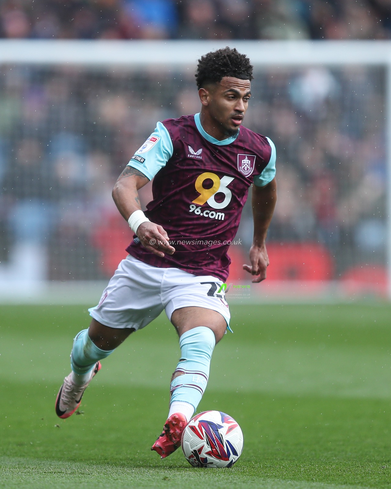 Marcus Edwards of Burnley dribbling forward during the Sky Bet Championship match Burnley vs Bristol City at Turf Moor, Burnley, United Kingdom, 29th March 2025

(Photo by Jorge Horsted/News Images)