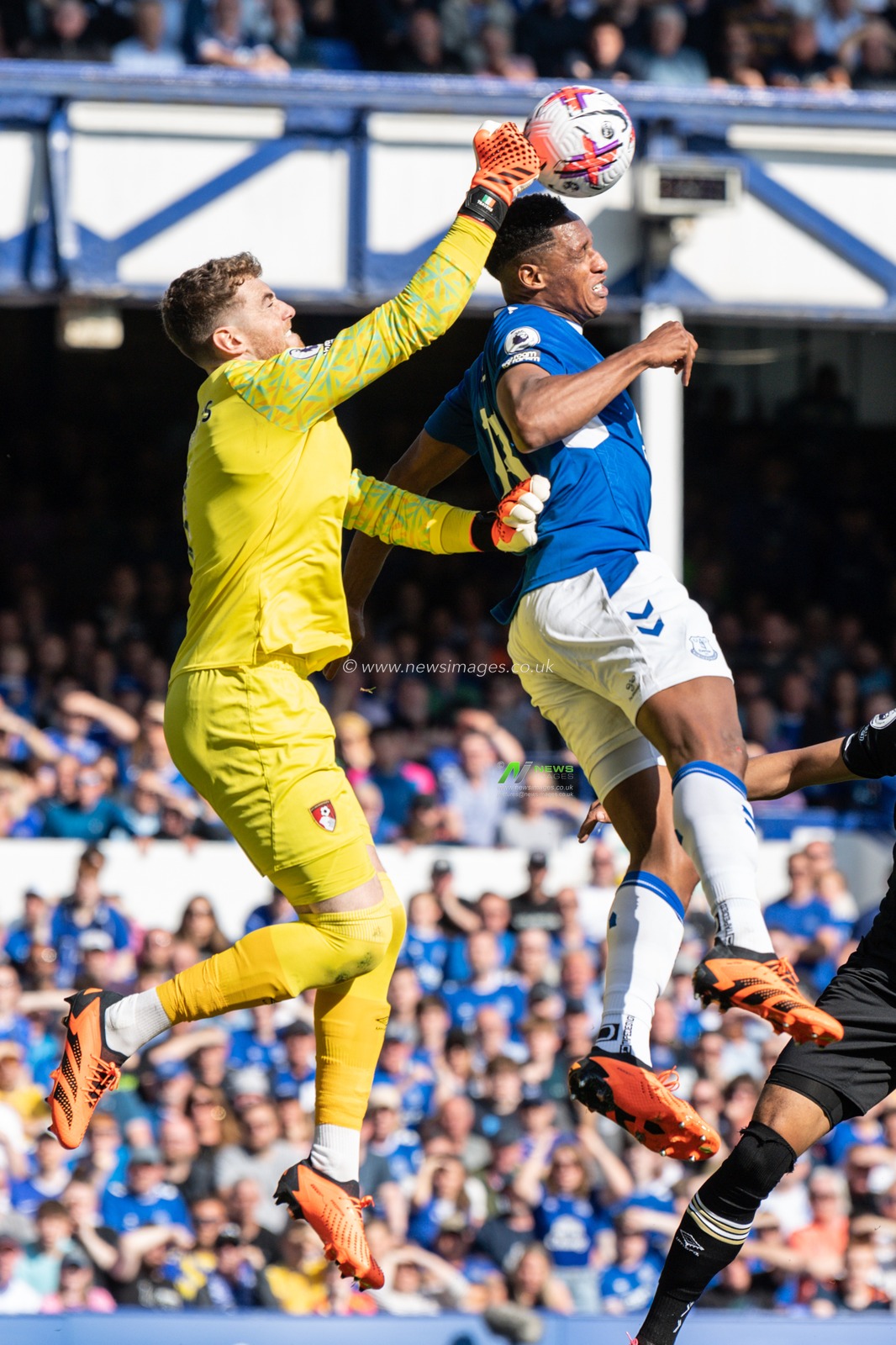 Mark Travers #1 of Bournemouth punches the ball during the Premier League match Everton vs Bournemouth at Goodison Park, Liverpool, United Kingdom, 28th May 2023

(Photo by Craig Thomas/News Images)