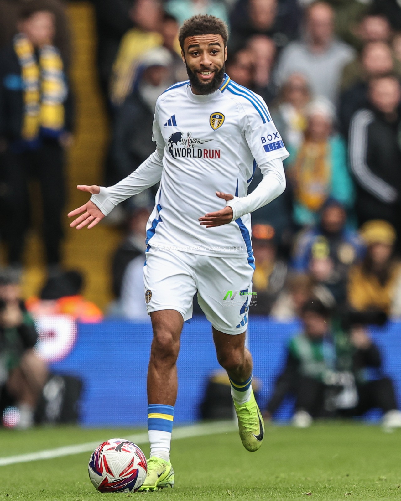 Jayden Bogle of Leeds United during the Sky Bet Championship match Leeds United vs Swansea City at Elland Road, Leeds, United Kingdom, 29th March 2025

(Photo by Alfie Cosgrove/News Images)