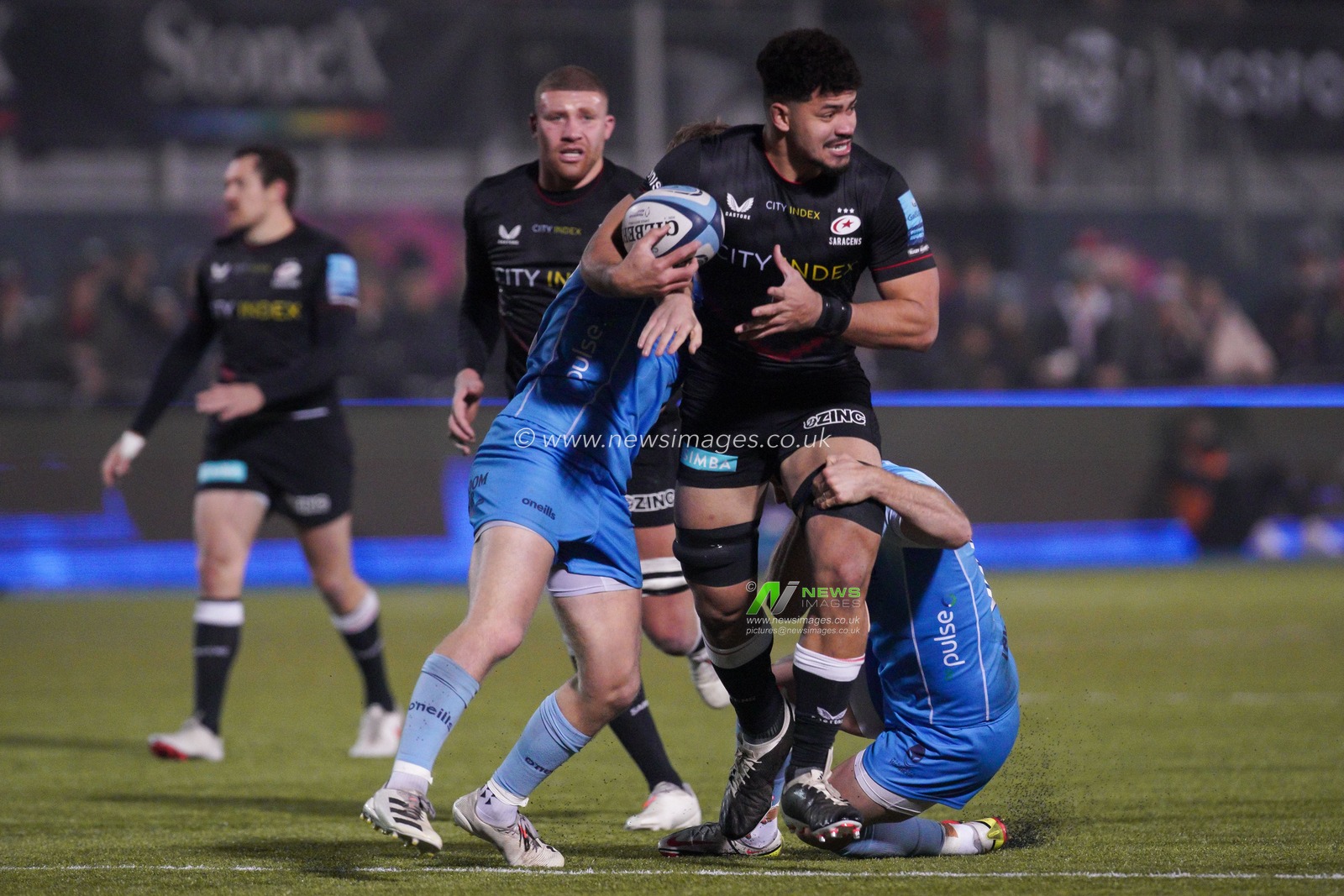 Theodore McFarland #20 of Saracens in action during the game