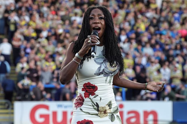 Heather Small sings sings during the Betfred Super League round 9 match Warrington Wolves vs Wigan Warriors at The Halliwell Jones Stadium, Warrington, United Kingdom on 24 April 2026

(Photo by Mark Cosgrove/News Images)