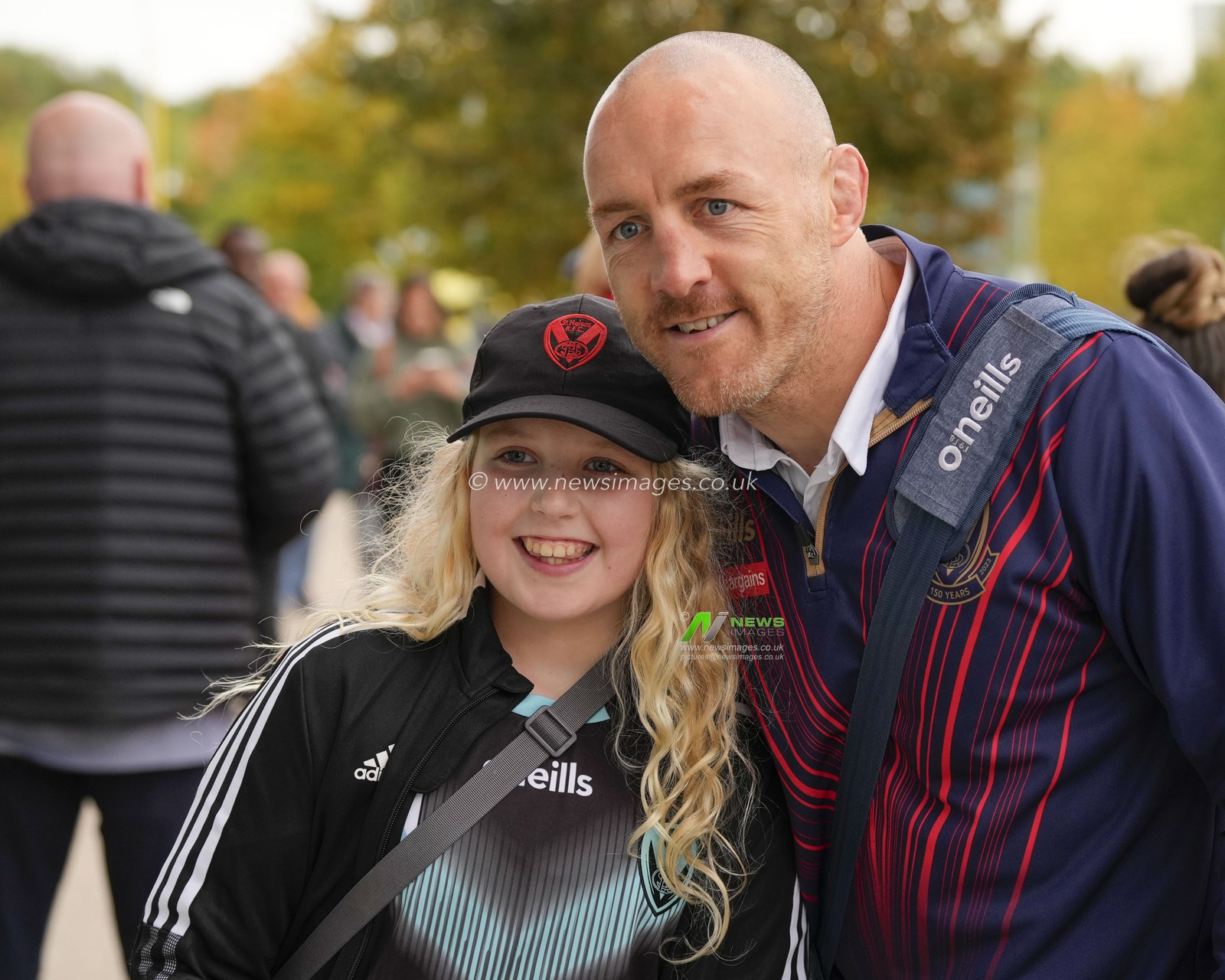 James Roby #9 of St. Helens poses for a photo with a young fan  before the Betfred Super League Eliminator match St Helens vs Warrington Wolves at Totally Wicked Stadium, St Helens, United Kingdom, 30th September 2023

(Photo by Steve Flynn/News Images)