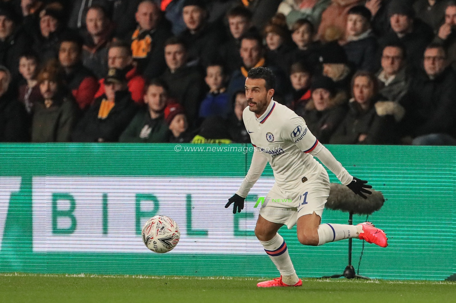 25th January 2020, KC Stadium, Kingston upon Hull, England; Emirates FA Cup, Hull City v Chelsea : Pedro (11) of Chelsea in action during the game