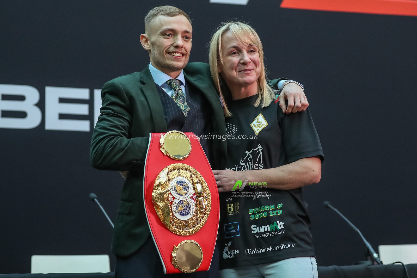 Sunny Edwards poses for photos with Lisa Whiteside  during the Sunny Edwards v Felix Alvarado press conference at Meadowhall, Sheffield, United Kingdom, 9th November 2022

(Photo by Gareth Evans/News Images)