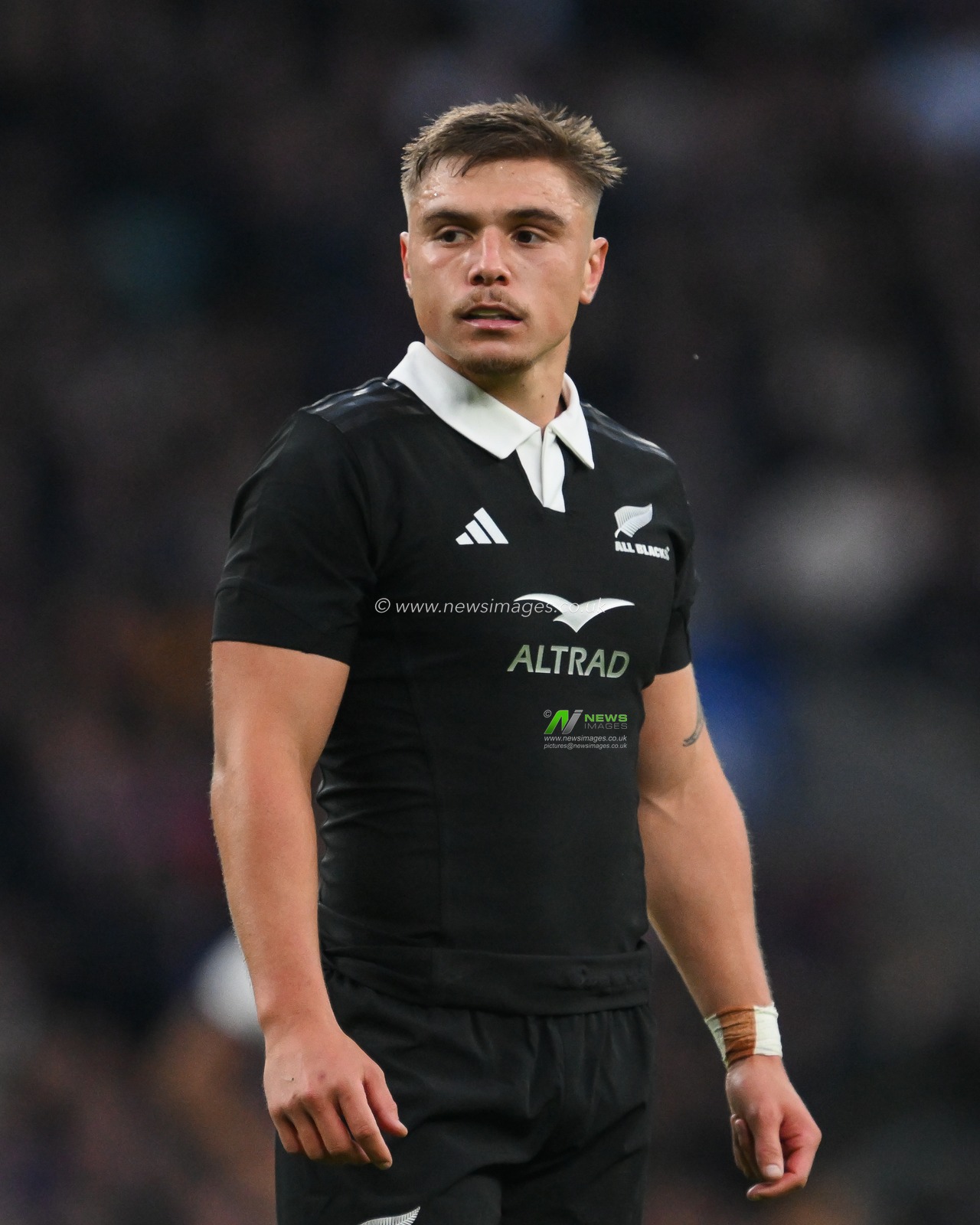 Cortez Ratima of New Zealand during the Autumn Nations Series match England vs New Zealand at Allianz Stadium,, Twickenham, United Kingdom, 2nd November 2024

(Photo by Craig Thomas/News Images)