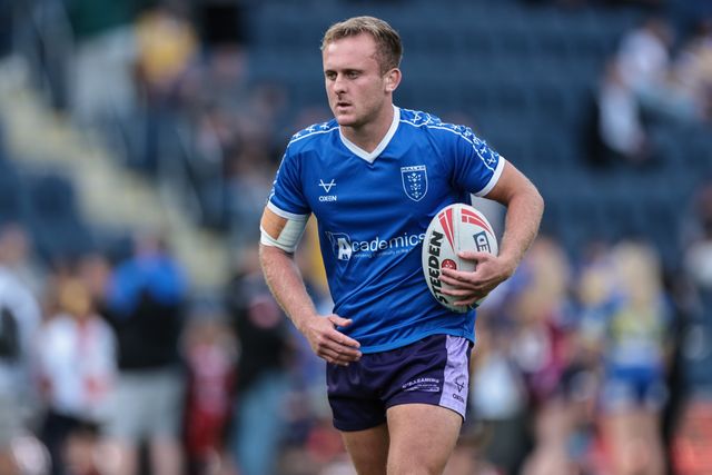 Jez Litten of Hull KR in the pre-game warm up during the Betfred Super League round 23 match Leeds Rhinos vs Hull KR at Headingley Stadium, Leeds, United Kingdom, 21st August 2025

(Photo by Mark Cosgrove/News Images)