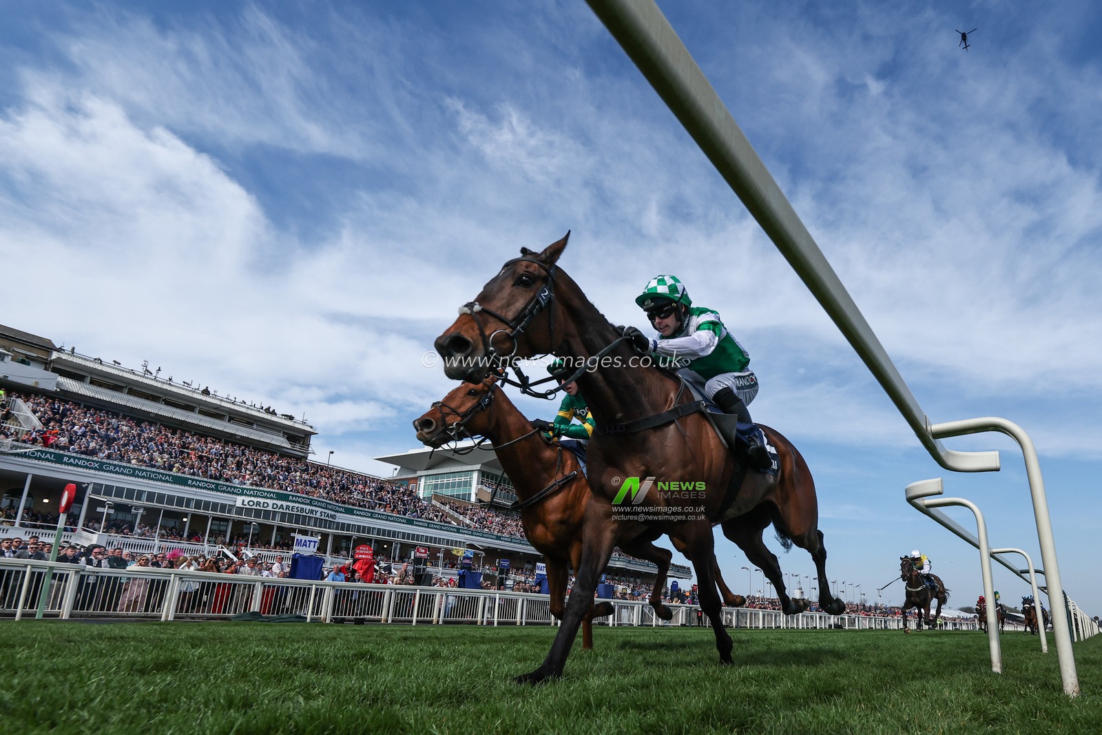 Wellington Arch ridden by Jonjo Oâ€™Neill JR wins the William Hill Handicap Hurdle during the Randox Grand National 2025 Day 2 Ladies Day at Aintree Racecourse, Liverpool, United Kingdom, 4th April 2025

(Photo by Mark Cosgrove/News Images)