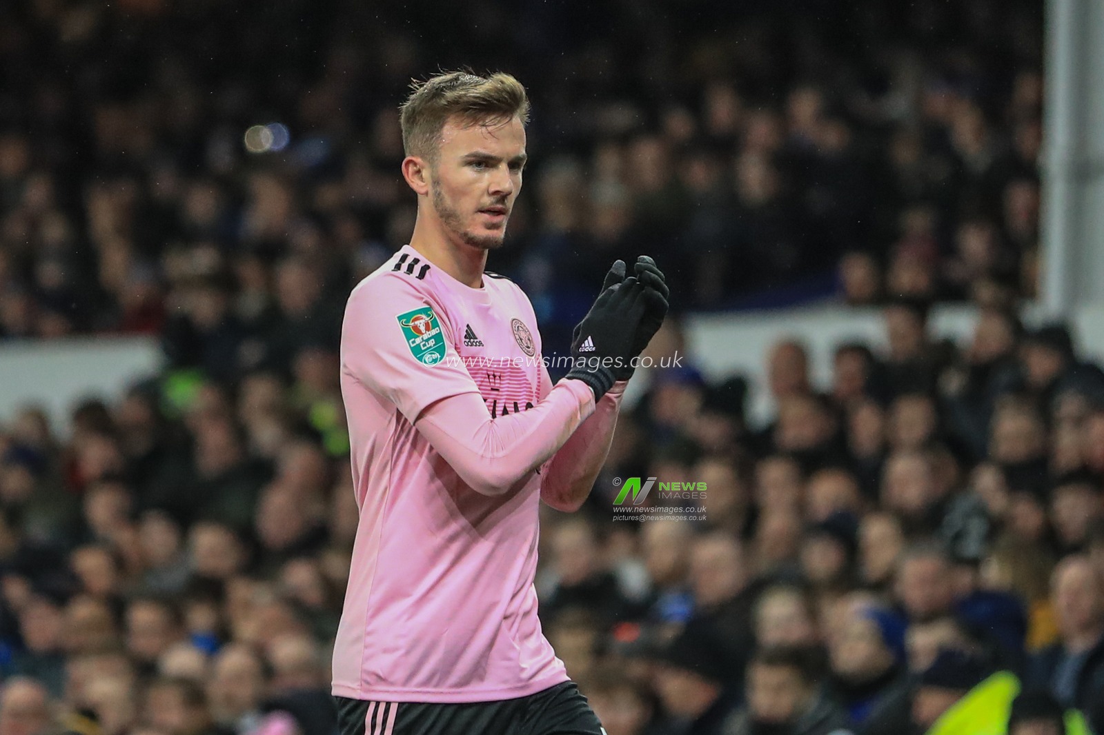 18th December 2019, Goodison Park, Liverpool, England; Carabao Cup, Everton v Leicester City : James Maddison (10) of Leicester City applauds the fans as Leicester apply pressure 

Credit: Mark Cosgrove/News Images