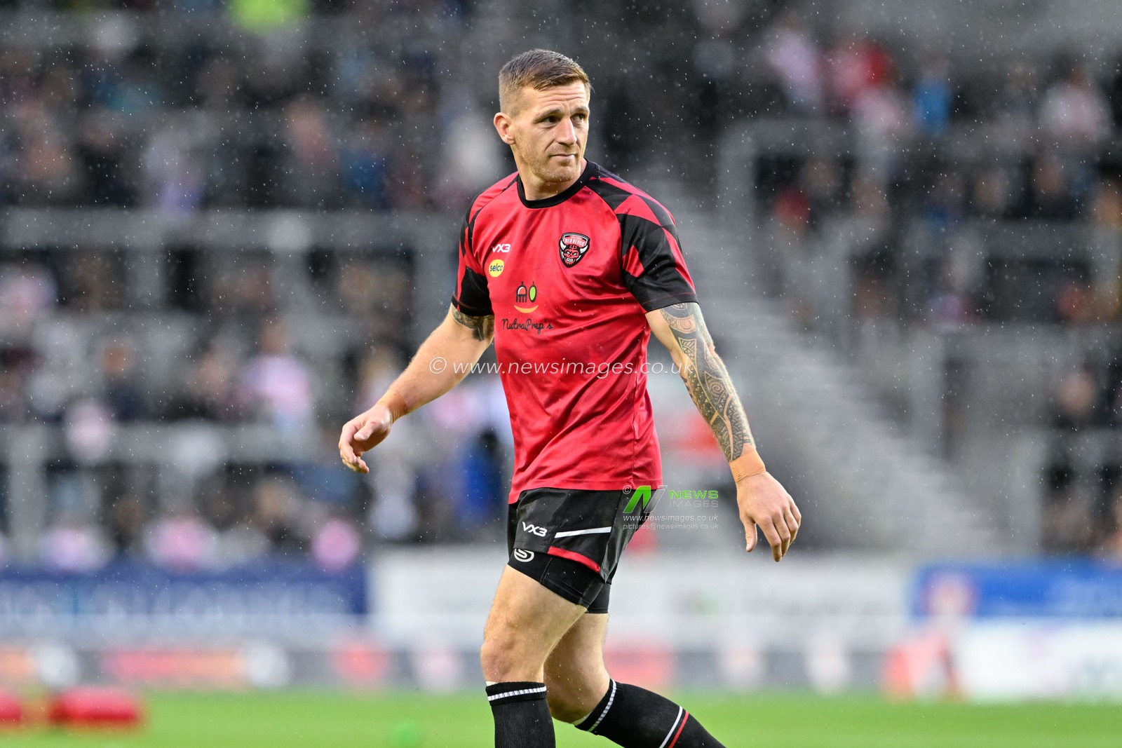 Marc Sneyd of Salford Red Devils warms up ahead of the Betfred Super League Round 21 match St Helens vs Salford Red Devils at Totally Wicked Stadium, St Helens, United Kingdom, 8th August 2024

(Photo by Cody Froggatt/News Images)