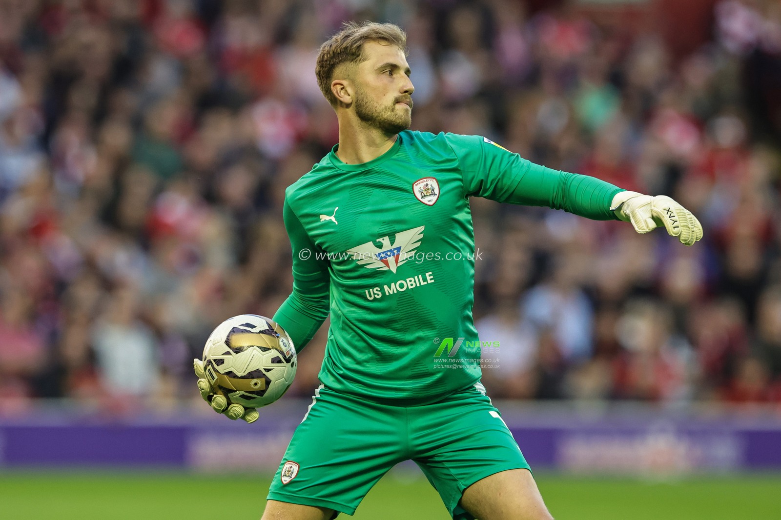 Harvey Isted #1 of Barnsley in action during the Sky Bet League 1 Play-off match Barnsley vs Bolton Wanderers at Oakwell, Barnsley, United Kingdom, 19th May 2023

(Photo by Mark Cosgrove/News Images)