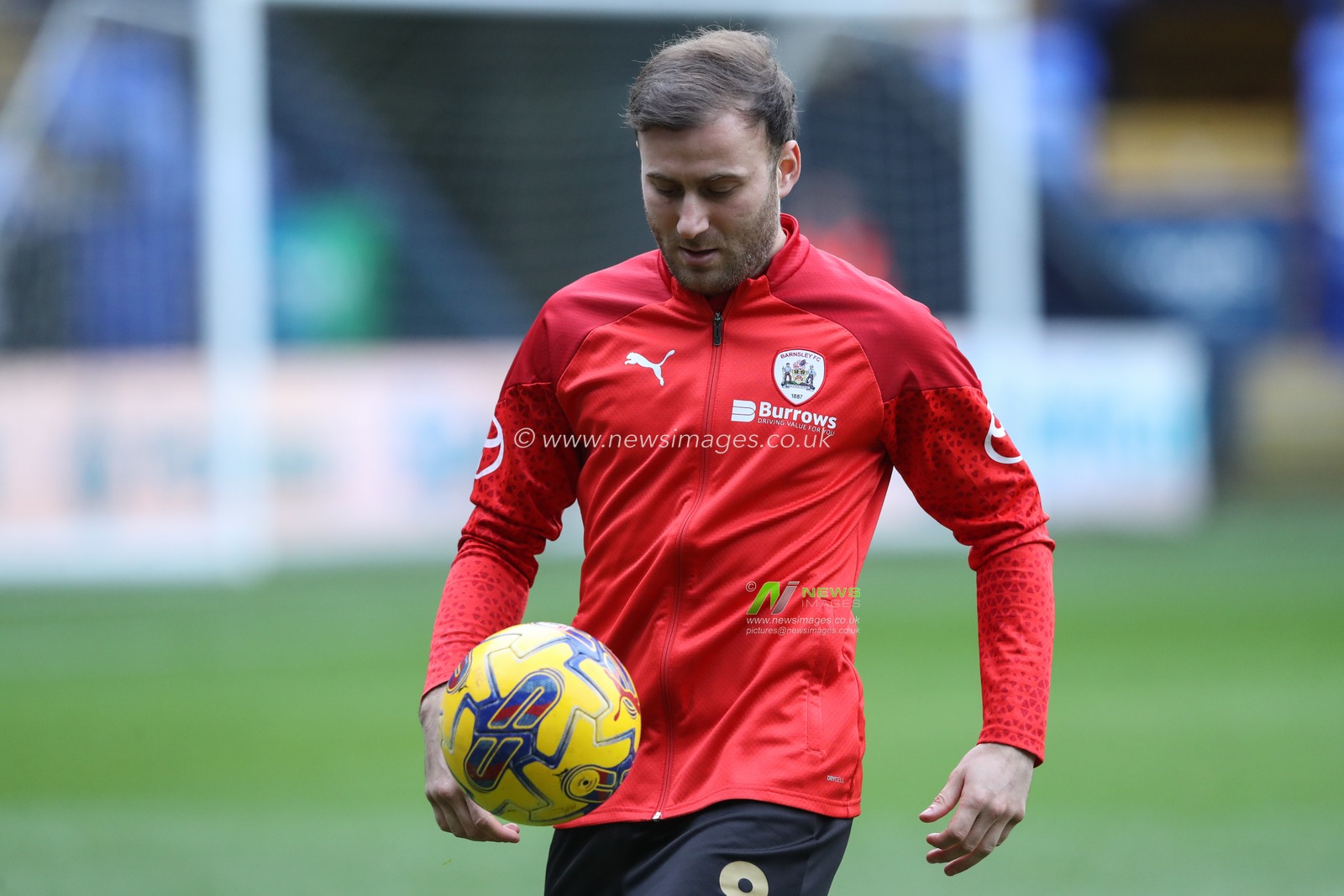 Herbie Kane of Barnsley in the pregame warmup session during the Sky Bet League 1 match Bolton Wanderers vs Barnsley at Toughsheet Community Stadium, Bolton, United Kingdom, 3rd February 2024

(Photo by Alfie Cosgrove/News Images)