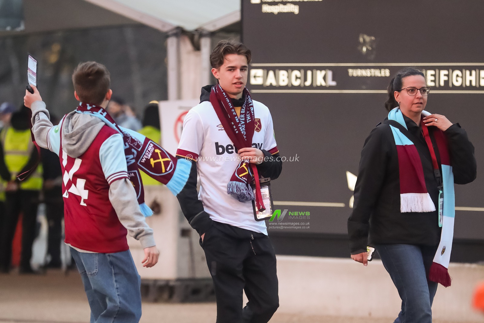 Fans begin to arrive at the London Stadium, Home of West Ham United ahead of the Premier League match West Ham United vs Newcastle United at London Stadium, London, United Kingdom, 10th March 2025

(Photo by Izzy Poles/News Images)