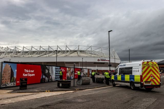 Police prepare for the arrival of fans during the Premier League match Sunderland vs Newcastle United at Stadium Of Light, Sunderland, United Kingdom, 14th December 2025

(Photo by Alfie Cosgrove/News Images)

*** GER AUT SUI OUT ***