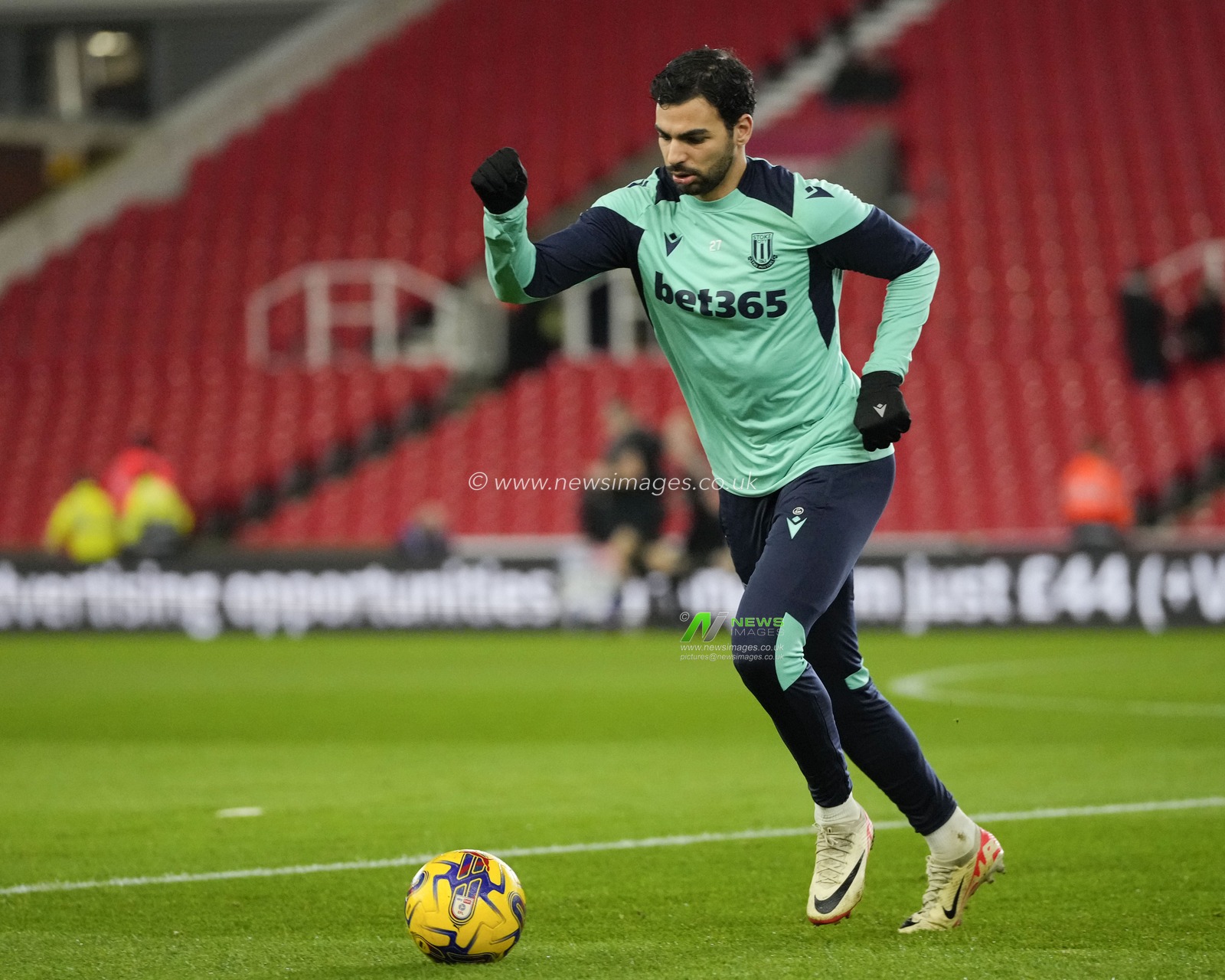 Mehdi LÃ©ris of Stoke City warms up before the Sky Bet Championship match Stoke City vs Queens Park Rangers at Bet365 Stadium, Stoke-on-Trent, United Kingdom, 14th February 2024

(Photo by Steve Flynn/News Images)