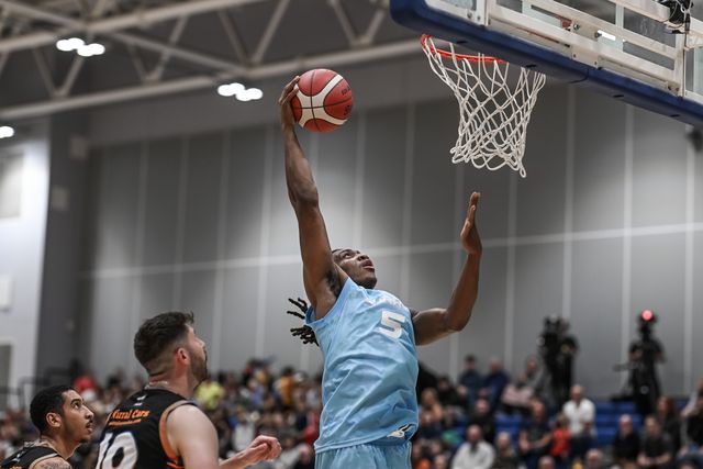 Saiquan Jamison of Surrey Scorchers attacks the rim during the British Basketball Championship match Cheshire Phoenix vs Surrey Scorchers at Ellesmere Port Sports Village, Ellesmere Port, United Kingdom, 19th November 2023

(Photo by Craig Thomas/News Images)