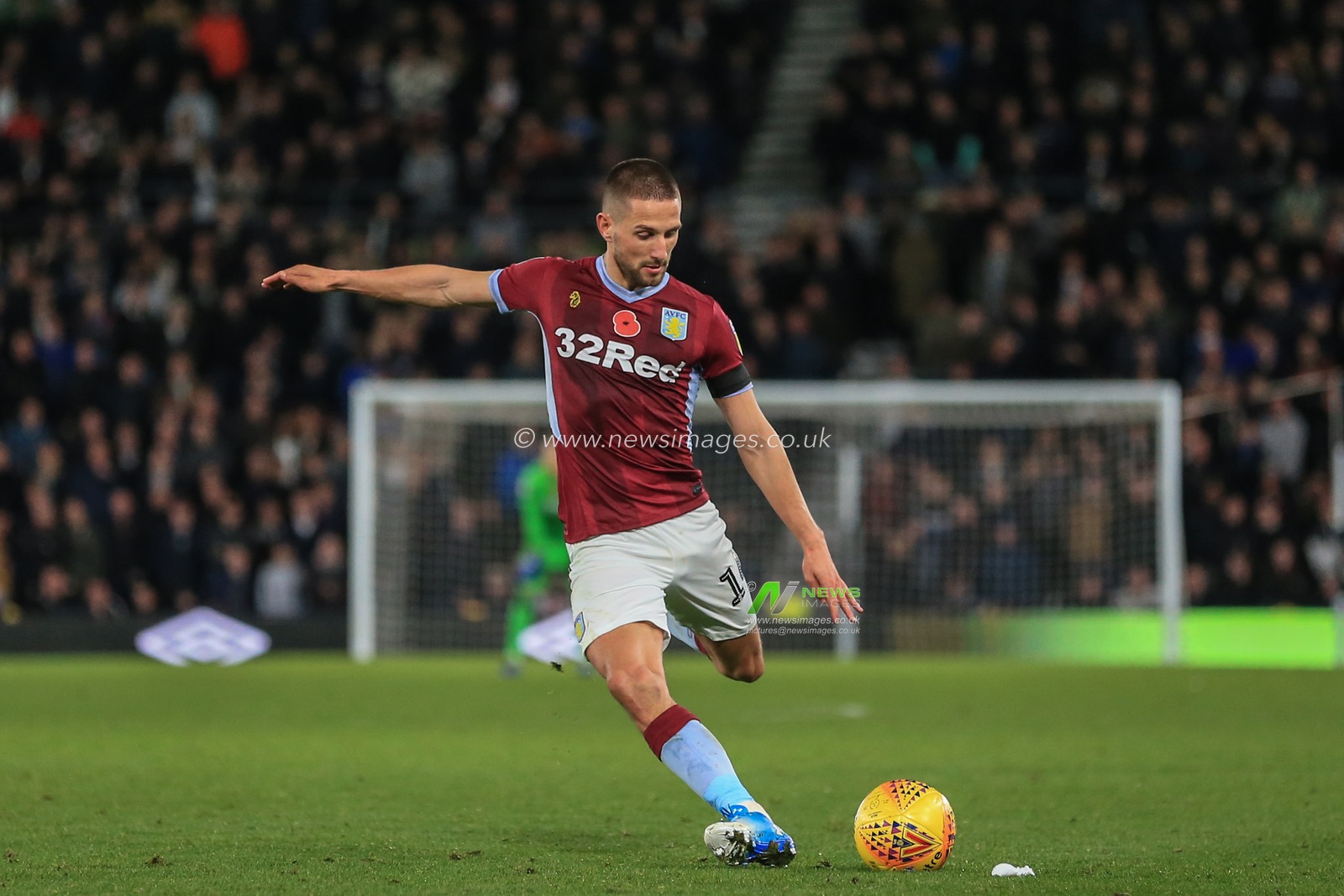 10th November 2018, Pride Park, Derby, England; Sky Bet Championship, Derby County v Aston Villa ; Conor Hourihane (14) of Aston Villa scores a peach of a free kick to make it 0-3

Credit: Mark Cosgrove/News Images 

English Football League images are subject to DataCo Licence