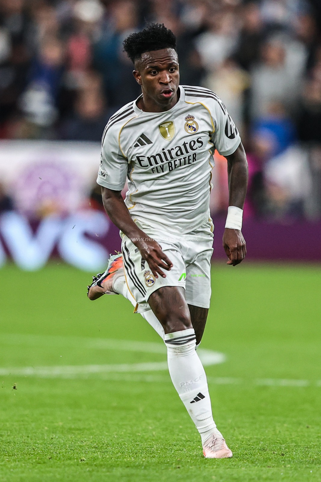 Vinicius Junior of Real Madrid during the UEFA Champions League Matchday 4 of 8 Liverpool vs Real Madrid at Anfield, Liverpool, United Kingdom, 4th November 2025

(Photo by Alfie Cosgrove/News Images)

*** GER AUT SUI OUT ***