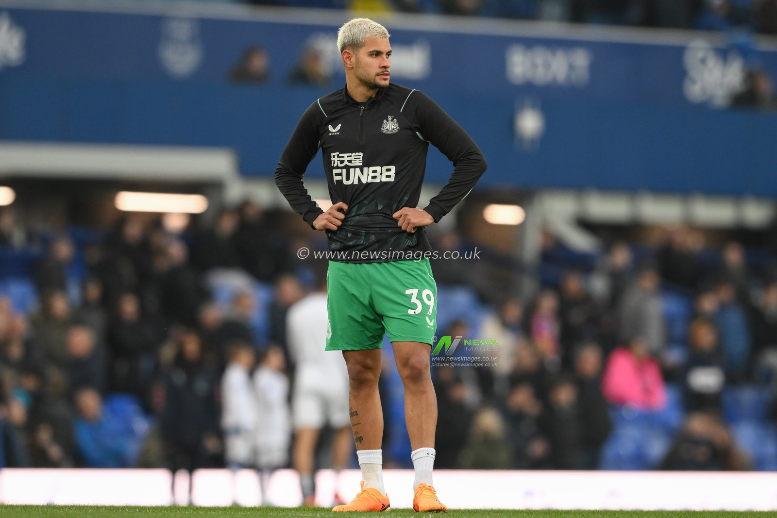 Bruno GuimarÃ£es #39 of Newcastle United during the pre-game warm up ahead of the Premier League match Everton vs Newcastle United at Goodison Park, Liverpool, United Kingdom, 27th April 2023

(Photo by Craig Thomas/News Images)