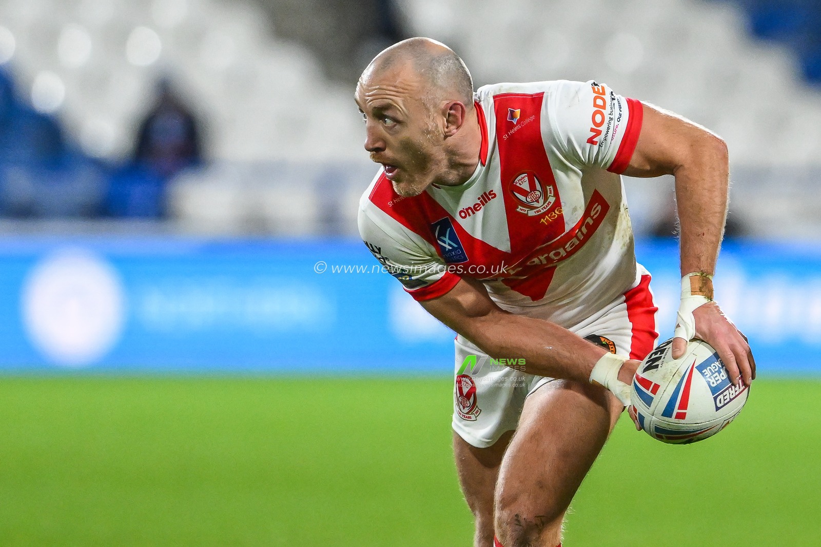 James Roby #9 of St Helens in action during the Betfred Super League Round 6 match Huddersfield Giants vs St Helens at John Smith's Stadium, Huddersfield, United Kingdom, 23rd March 2023

(Photo by Craig Thomas/News Images)