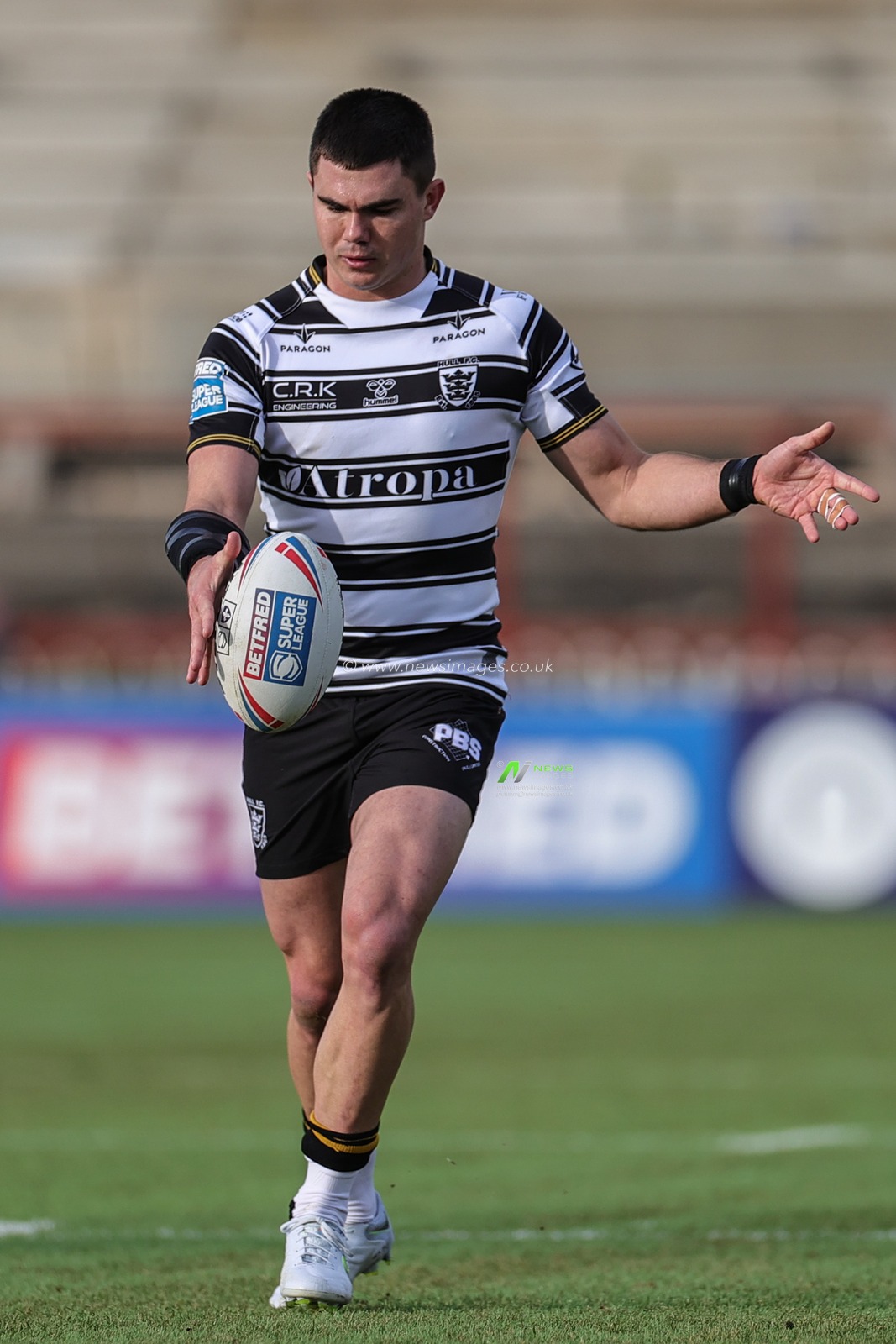 Jake Clifford #7 of Hull FC during the Rugby League Pre Season match Wakefield Trinity vs Hull FC at The Be Well Support Stadium, Wakefield, United Kingdom, 5th February 2023

(Photo by Mark Cosgrove/News Images)