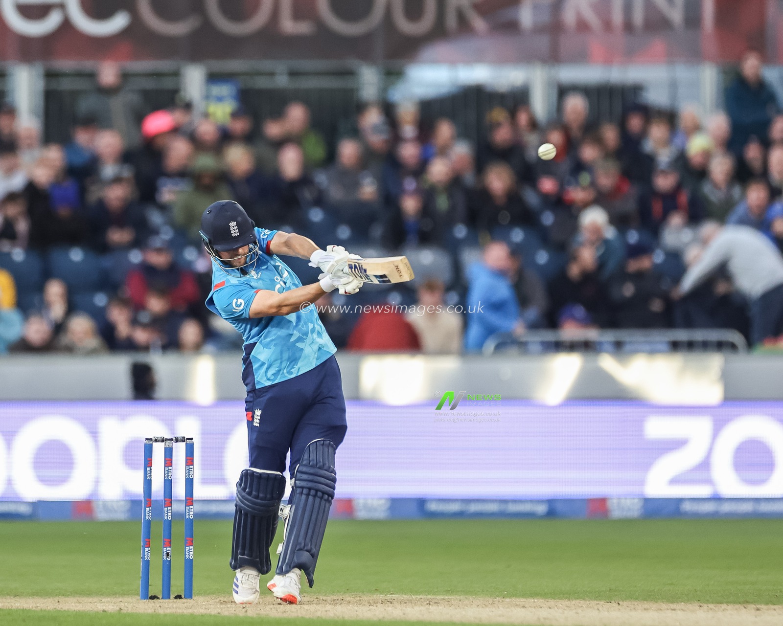 Will Jacks of England hits a six during the Third Metro Bank One Day International match England vs Australia at The Seat Unique Riverside, Chester-le-street, United Kingdom, 24th September 2024

(Photo by Mark Cosgrove/News Images)