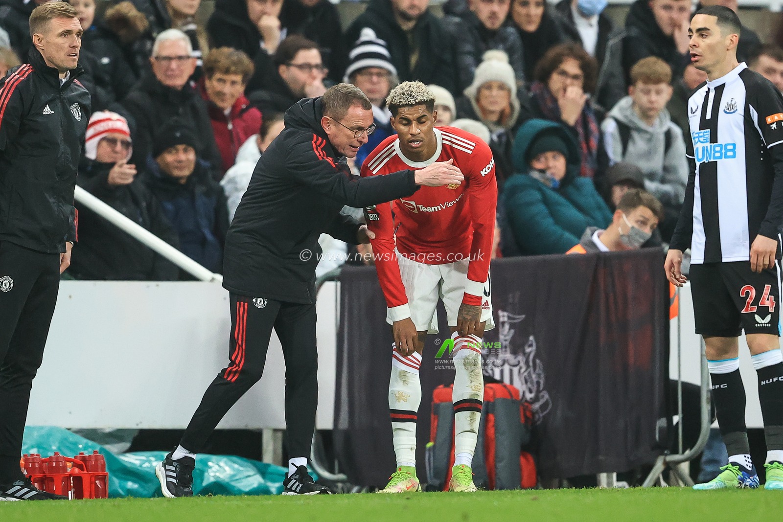 Ralf Rangnick manager of Manchester United gives instructions to Marcus Rashford #10