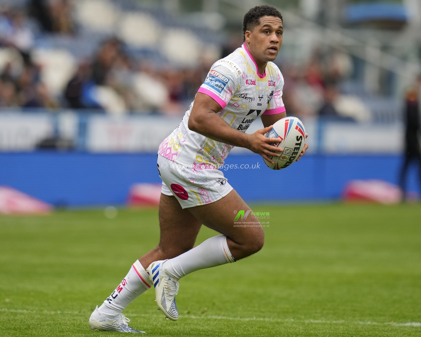 Derrell Olpherts #16 of Leeds Rhinos during the Betfred Super League Round 23 match Huddersfield Giants vs Leeds Rhinos at John Smith's Stadium, Huddersfield, United Kingdom, 27th August 2023

(Photo by Steve Flynn/News Images)