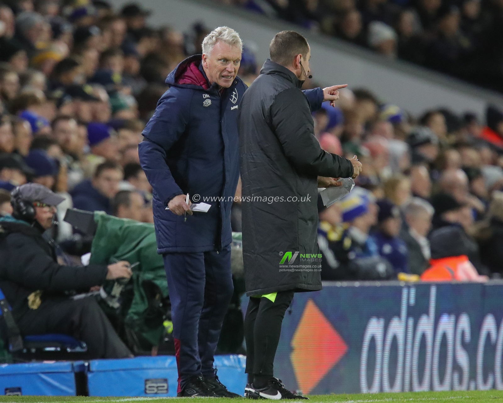David Moyes manager of West Ham United appeals to the fourth official during the Premier League match Leeds United vs West Ham United at Elland Road, Leeds, United Kingdom, 4th January 2023

(Photo by James Heaton/News Images)