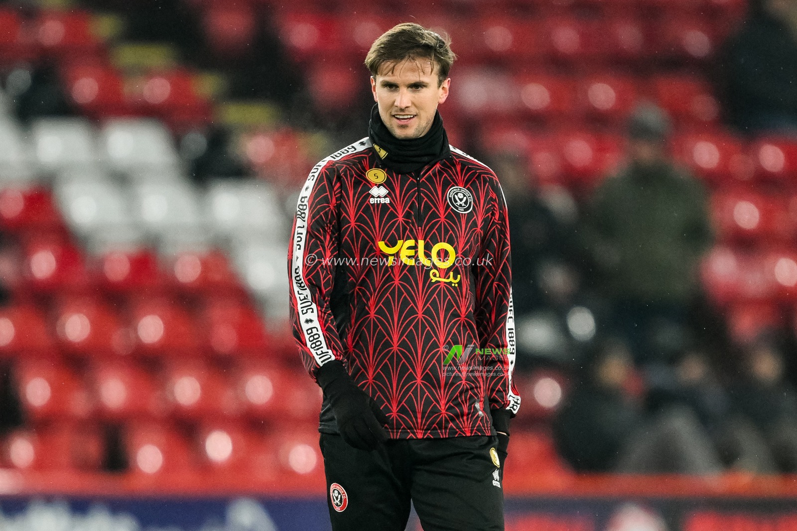 Rob Holding of Sheffield United warms up prior to the Sky Bet Championship match Sheffield United vs Middlesbrough at Bramall Lane, Sheffield, United Kingdom, 12th February 2025

(Photo by Craig Thomas/News Images)