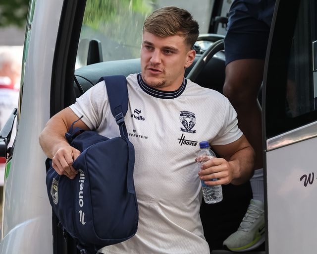 Leon Hayes of Warrington Wolves arrives during the Betfred Super League round 18 match Wigan Warriors vs Warrington Wolves at The Brick Community Stadium, Wigan, United Kingdom on 10 July 2026

(Photo by Mark Cosgrove/News Images)