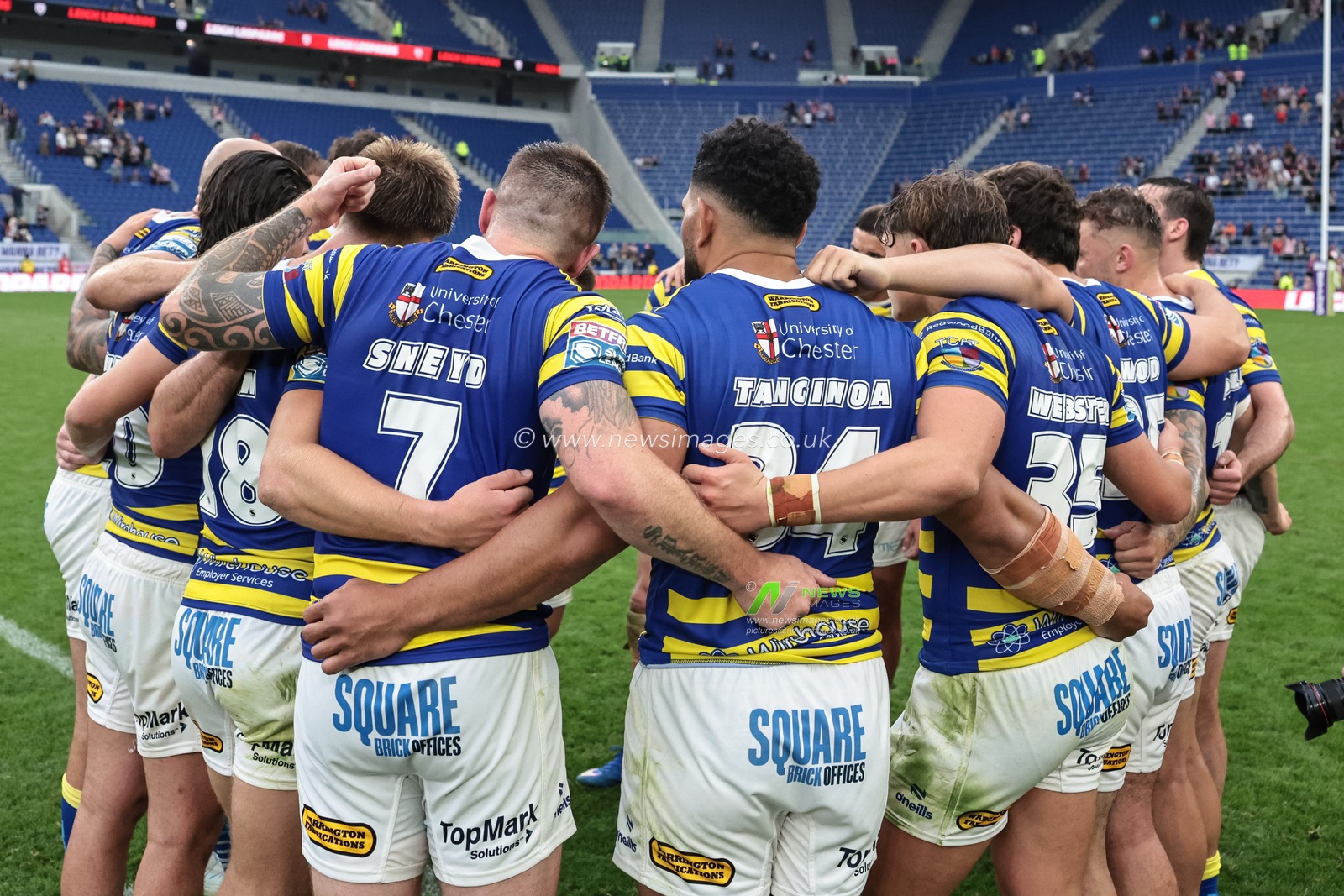 Warrington group huddle after losing during the Betfred Super League Magic Weekend match Leigh Leopards vs Warrington Wolves at Hill Dickinson Stadium, Liverpool, United Kingdom on 04 July 2026

(Photo by Mark Cosgrove/News Images)
