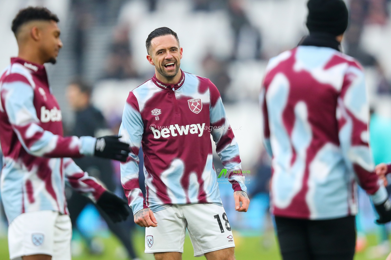 Danny Ings of West Ham United warms up prior to the Premier League match West Ham United vs Crystal Palace at London Stadium, London, United Kingdom, 18th January 2025

(Photo by Izzy Poles/News Images)