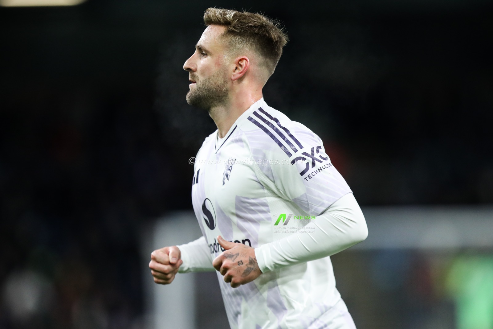 Luke Shaw of Manchester United during the Premier League match Burnley vs Manchester United at Turf Moor, Burnley, United Kingdom, 7th January 2026

(Photo by Jorge Horsted/News Images)

*** GER AUT SUI OUT ***