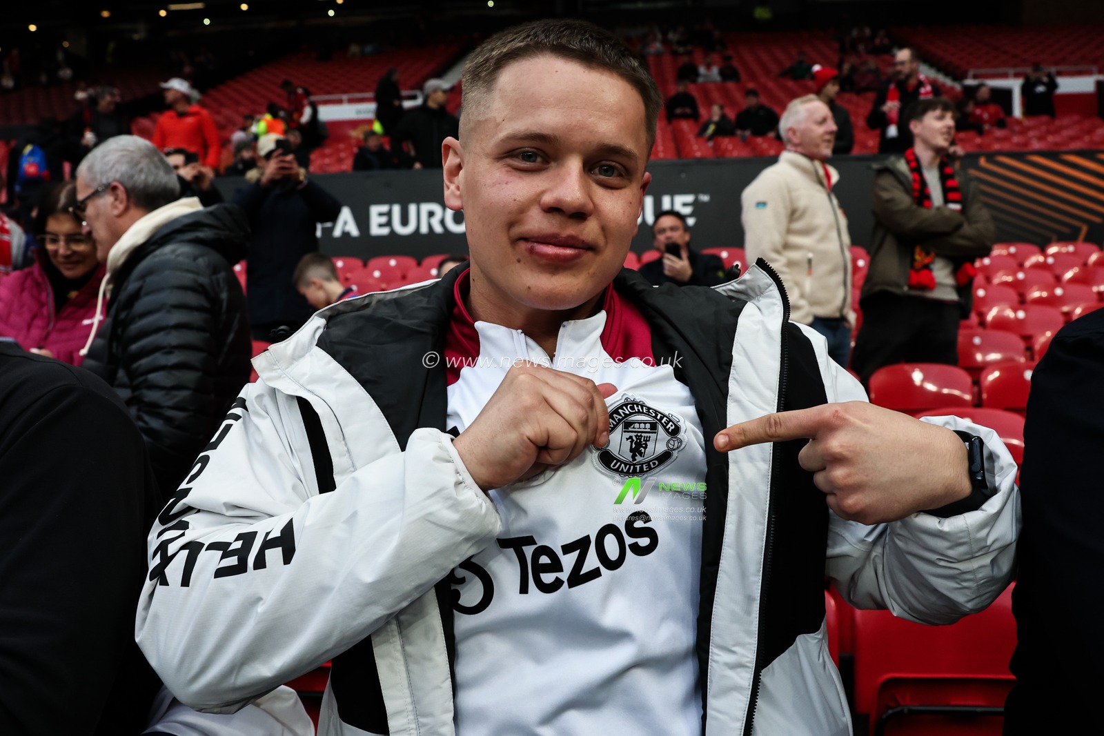 Manchester United fans ahead of the UEFA Europa League Quarter-finals match Manchester United vs Lyon at Old Trafford, Manchester, United Kingdom, 17th April 2025

(Photo by Mark Cosgrove/News Images)