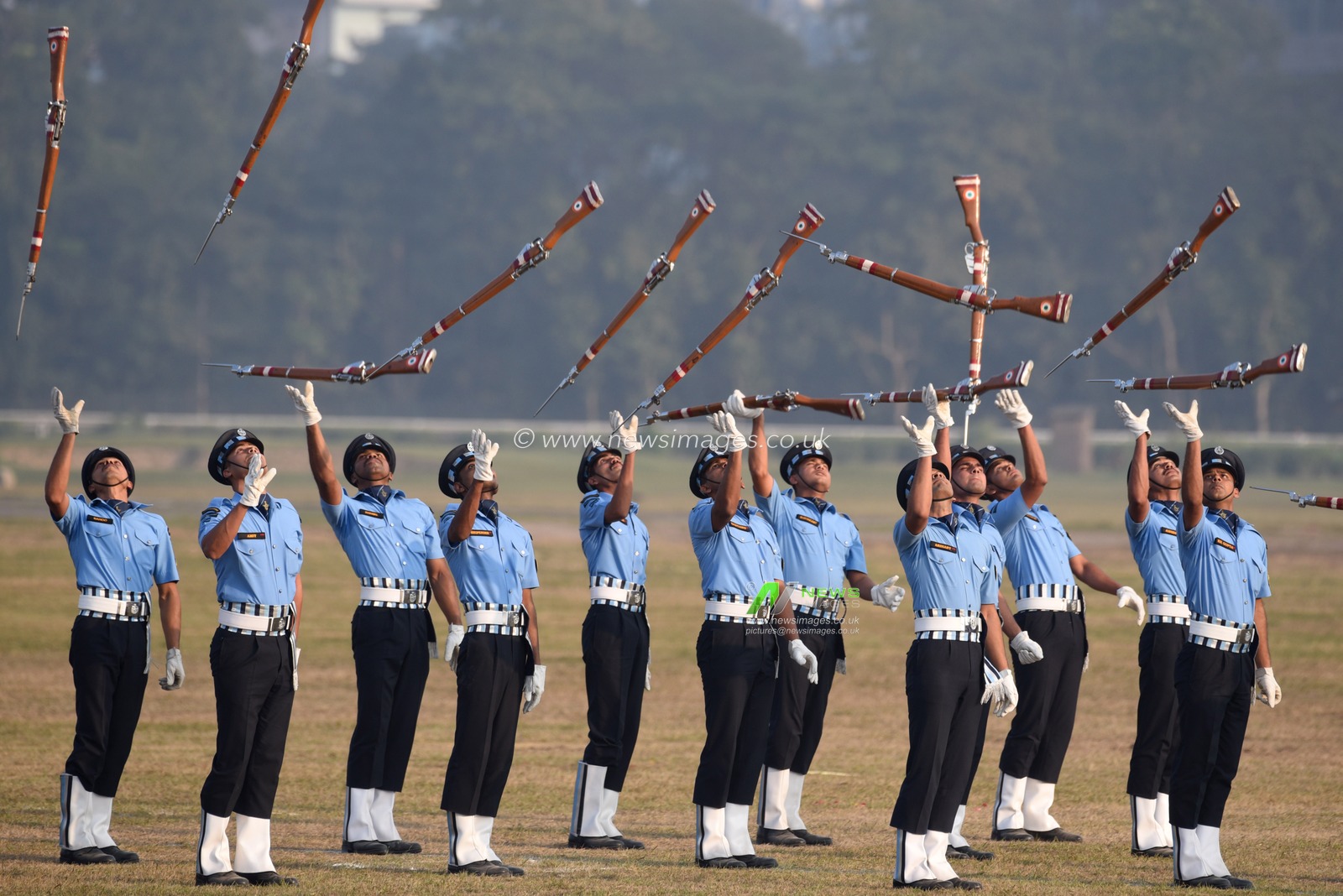 Indian Air Force personnel show skill with rifles in Kolkata, India, Monday, Dec. 16, 2024,Pictures by Debajyoti Chakraborty.'Vijay Diwas' is celebrated annually on December 16 to honour the victory of Indian armed forces over Pakistan in the 1971 Bangladesh liberation war.
(Photo: Debajyoti Chakraborty/News Images)