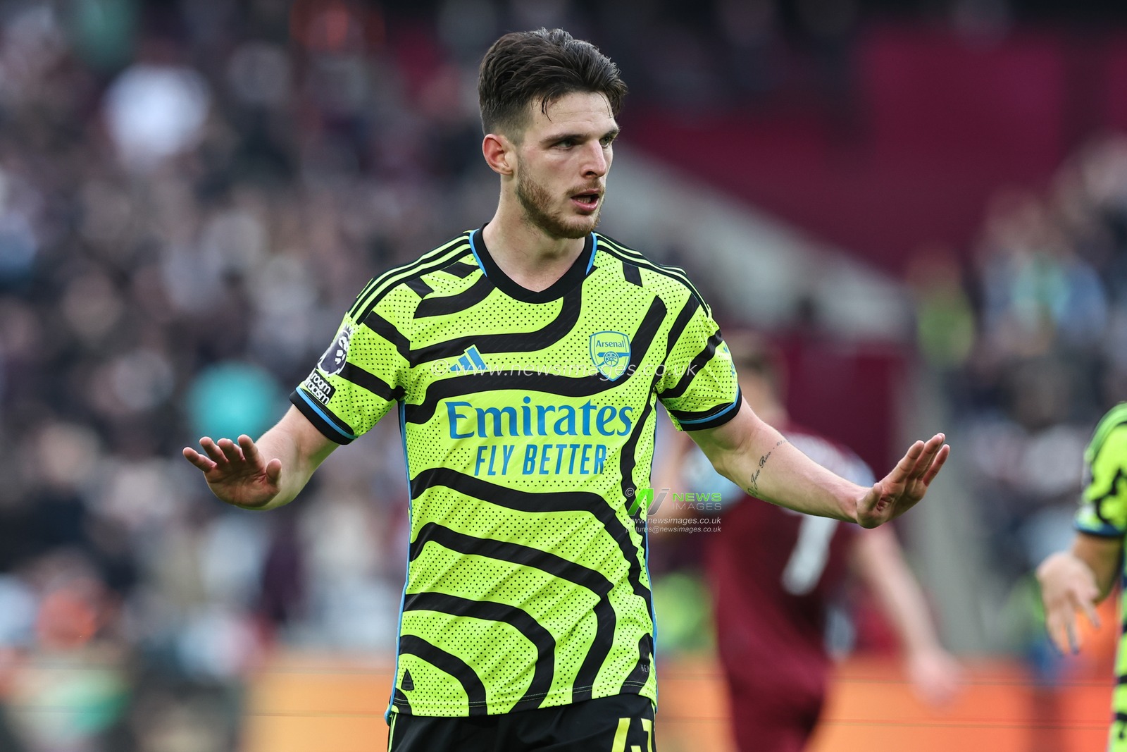 Declan Rice of Arsenal celebrates his goal to make it 0-6 during the Premier League match West Ham United vs Arsenal at London Stadium, London, United Kingdom, 11th February 2024

(Photo by Mark Cosgrove/News Images)